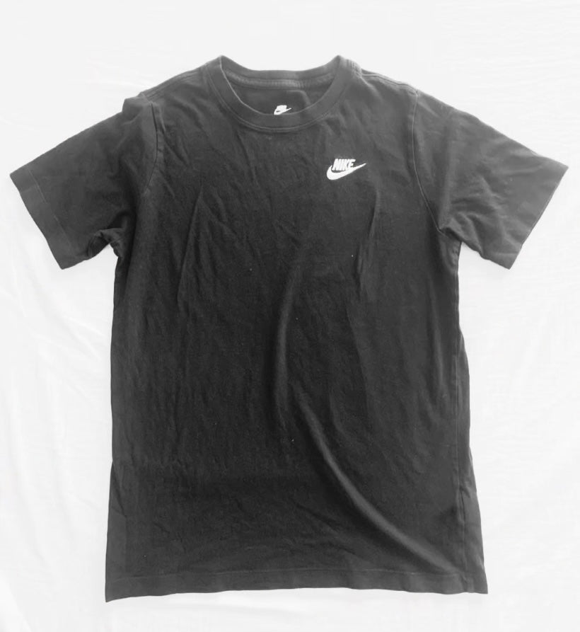 black nike tee