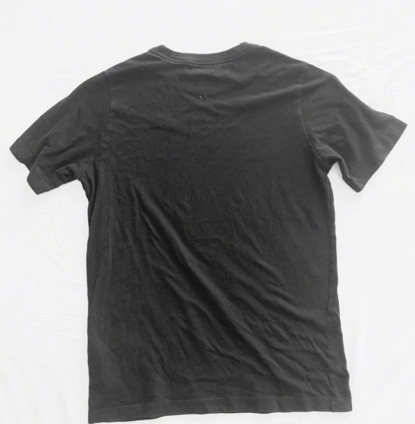 black nike tee
